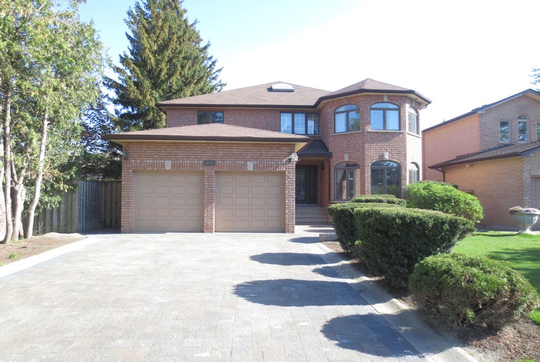 Renovated House - 111 Oxford St, Richmond Hill, ON L4C 4L6, Canada
