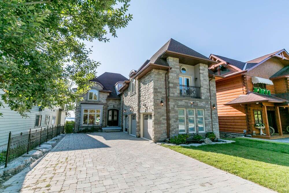 Meticulous Custom Built Waterfront Property- Real Estate in Richmond Hill